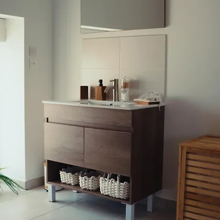 Le Saj Nyaraló Emieville